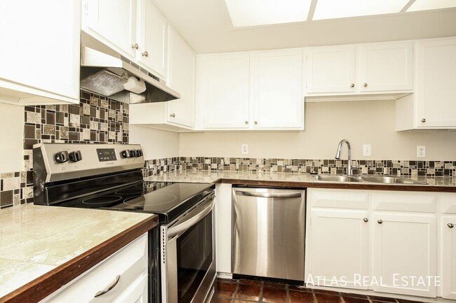 property at 4035 W Harmont Dr
