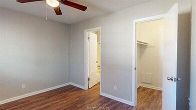500 Foch St, Unit 5 in Bryan, TX - Foto de edificio - Building Photo
