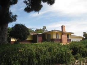 777 Knoll Park Ln in Fallbrook, CA - Building Photo - Building Photo