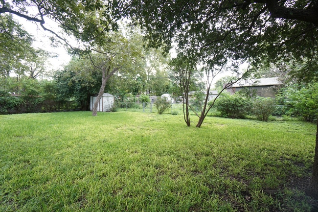 322 Altgelt Ave in San Antonio, TX - Building Photo - Building Photo