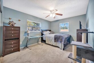 407 61st St NW in Bradenton, FL - Foto de edificio - Building Photo