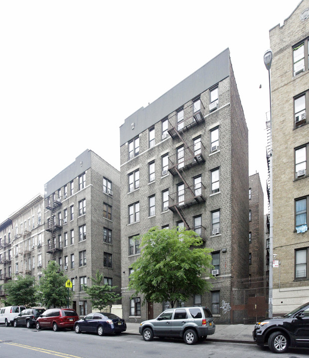 Rodolph Court in New York, NY - Building Photo