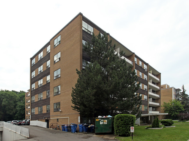 8 Milepost Place in Toronto, ON - Building Photo - Building Photo