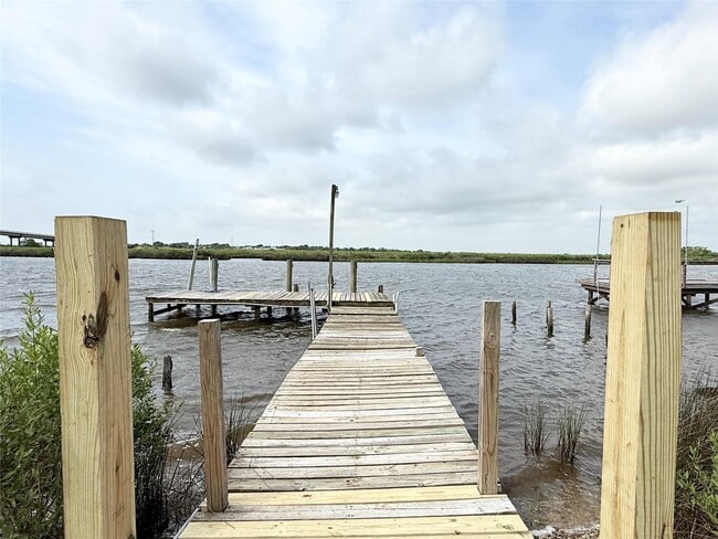 307 Veselka Rd in Freeport, TX - Building Photo - Building Photo