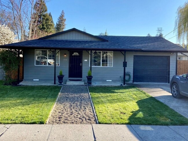 property at 304 W 4th St