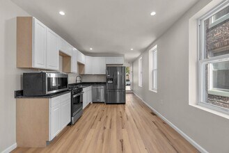 111 N Patterson Park Ave in Baltimore, MD - Building Photo - Building Photo