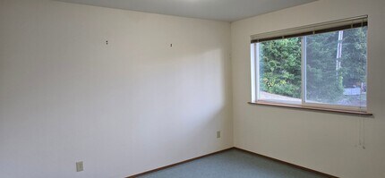 333 W Park Ave in Port Angeles, WA - Building Photo - Building Photo