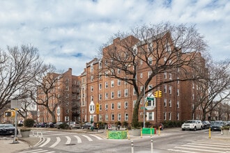 7217 34th Ave in Flushing, NY - Building Photo - Building Photo