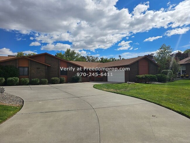property at 2703 Crossroads Blvd