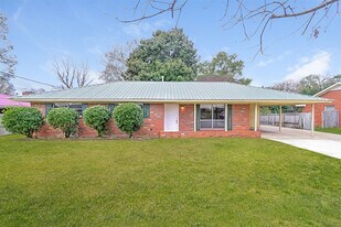 175 Lawrence St in Prattville, AL - Building Photo