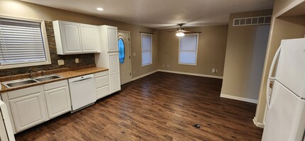 322 N Prairie St in Liberty, MO - Building Photo - Building Photo