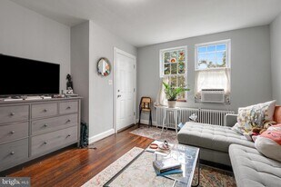 330 20th St NE, Unit Apt 2 - 330 20th St NE in Washington, DC - Building Photo