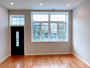 737 W 26th St in Chicago, IL - Building Photo - Building Photo