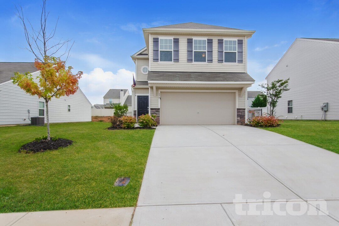 178 Hidden Lakes Rd in Statesville, NC - Building Photo