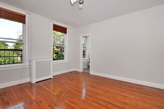 212 9th St-Unit -#2 in Hoboken, NJ - Building Photo - Building Photo