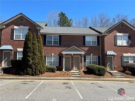 460 Barnett Shoals Rd in Athens, GA - Building Photo