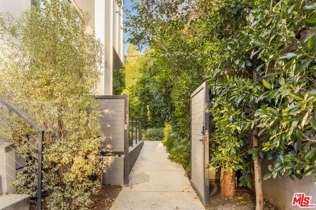 4118 Wade St in Los Angeles, CA - Building Photo - Building Photo