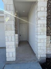 200 Herald Dr in Hutto, TX - Foto de edificio - Building Photo