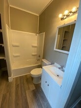 409 N Third St in Boonville, IN - Foto de edificio - Building Photo