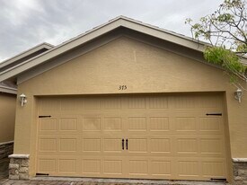 375 Lexington Ave SW in Vero Beach, FL - Building Photo