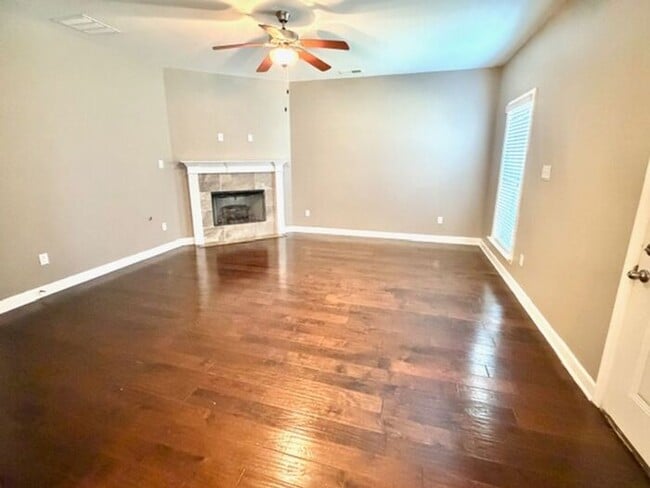 7567 Glen Laurel Way in Memphis, TN - Foto de edificio - Building Photo