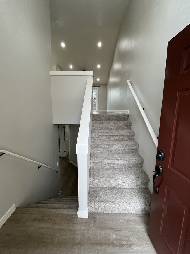 607 W 1st St in Newberg, OR - Building Photo - Building Photo