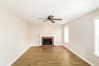 2915 Emerson Lake Dr in Snellville, GA - Building Photo - Building Photo