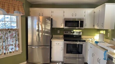 2 Country Village Way in Millis, MA - Building Photo - Building Photo