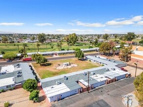 10612 W Oakmont Dr, Unit 4104 in Sun City, AZ - Building Photo - Building Photo