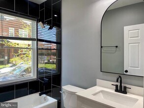 3701 9th St NW in Washington, DC - Foto de edificio - Building Photo
