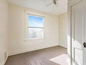 2886 Shaffer Ave in Cincinnati, OH - Building Photo - Building Photo