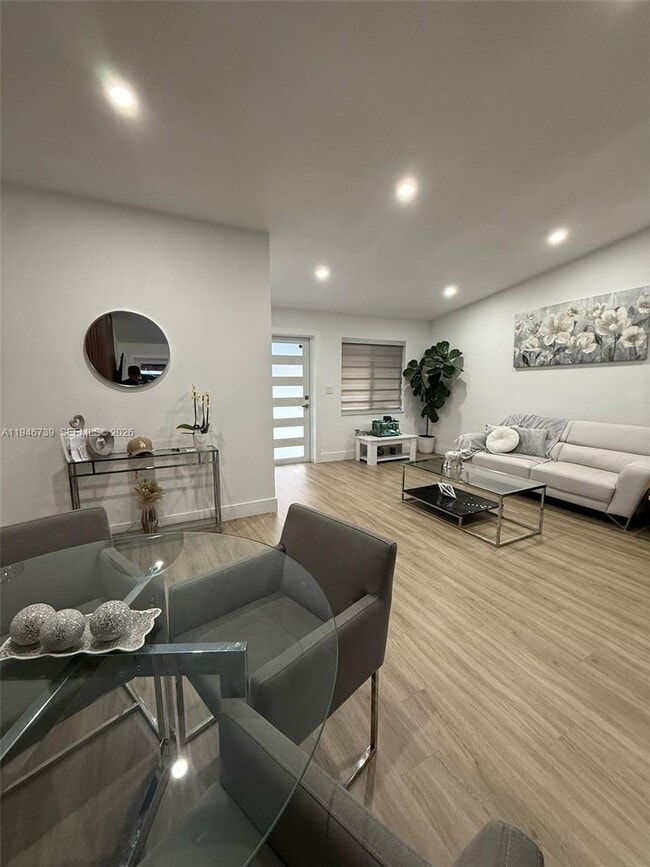 1040 NW 127th Pl in Miami, FL - Building Photo - Building Photo