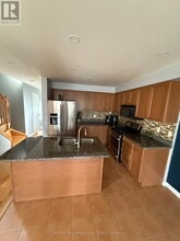 1128 Houston Dr in Milton, ON - Building Photo - Building Photo