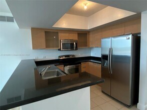 140 S Dixie Hwy, Unit 731 in Hollywood, FL - Building Photo - Building Photo