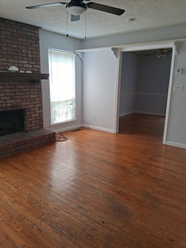 1757 Tahiti Ln in Alabaster, AL - Building Photo - Building Photo