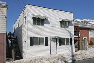 564 Revere St Apartments