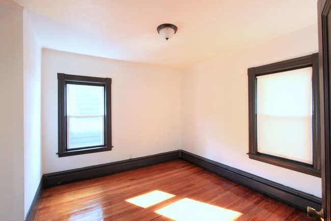 53 Hinckley St, Unit 3 in Somerville, MA - Foto de edificio - Building Photo