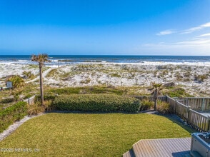 93 Orange St in Neptune Beach, FL - Foto de edificio - Building Photo