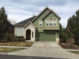 61113 Snowbrush Dr in Bend, OR - Building Photo