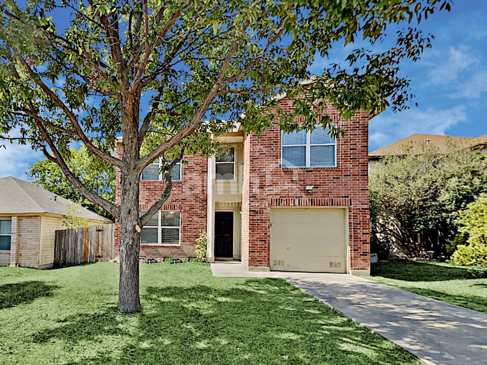 11422 Victory Cavern in San Antonio, TX - Building Photo