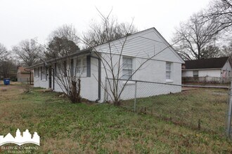 616 N Roselawn Dr in West Memphis, AR - Building Photo - Building Photo