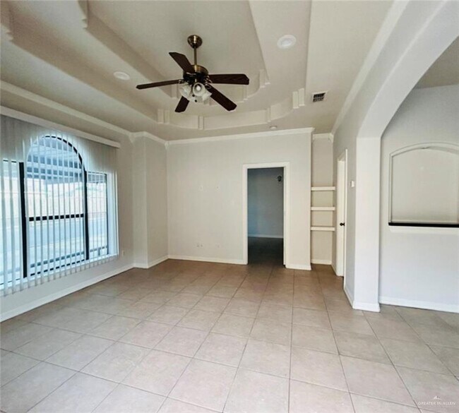 702 S Logan Dr in Edinburg, TX - Building Photo - Building Photo