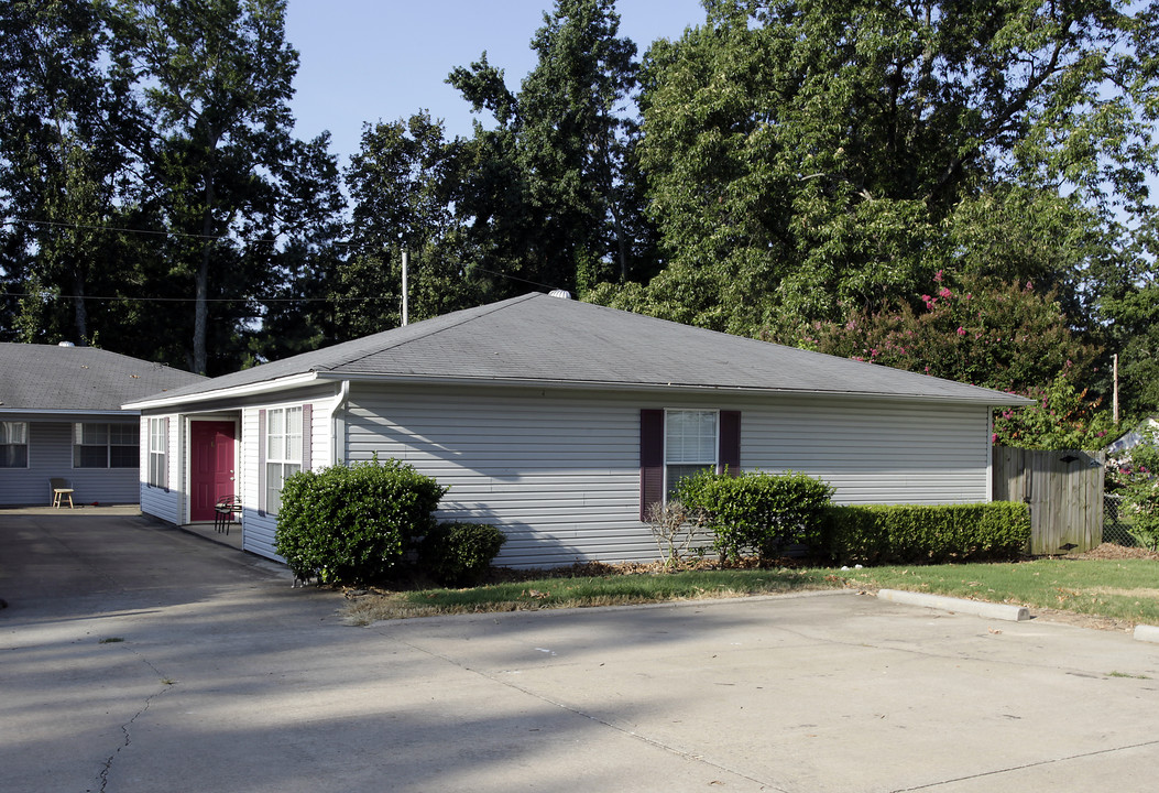 1103 W Myrtle St in Cabot, AR - Building Photo