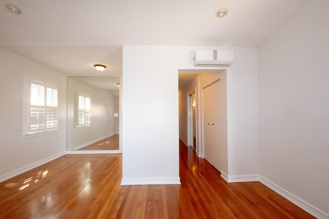 8940 Hubbard St, Unit house in Culver City, CA - Building Photo - Building Photo
