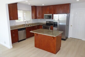 36181 Magellan Dr in Fremont, CA - Foto de edificio - Building Photo