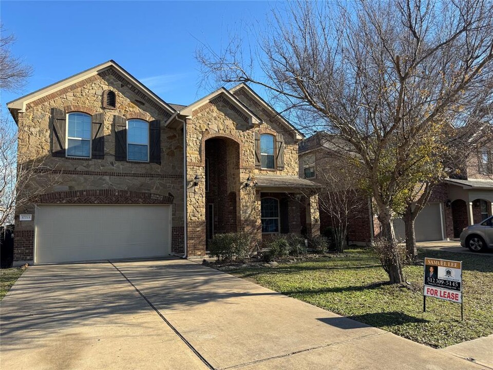 17713 Turning Stream Ln in Pflugerville, TX - Building Photo