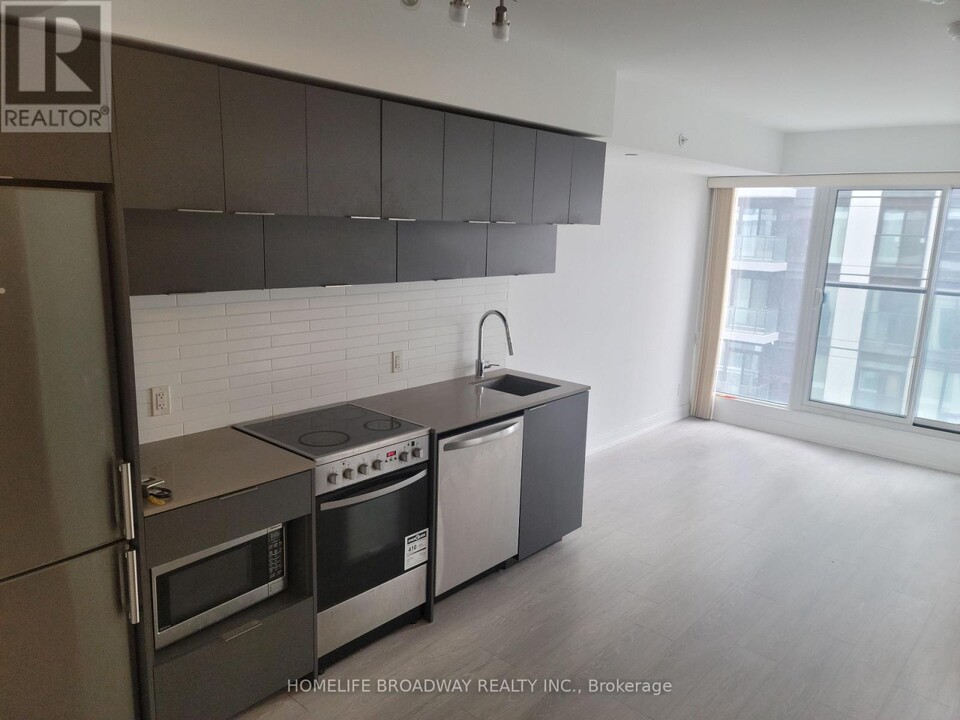 181-3181 Dundas St E in Toronto, ON - Building Photo