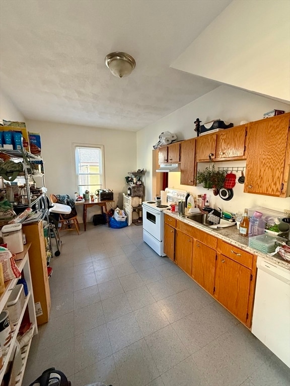 35 Wolcott St, Unit #2 in Malden, MA - Building Photo - Building Photo