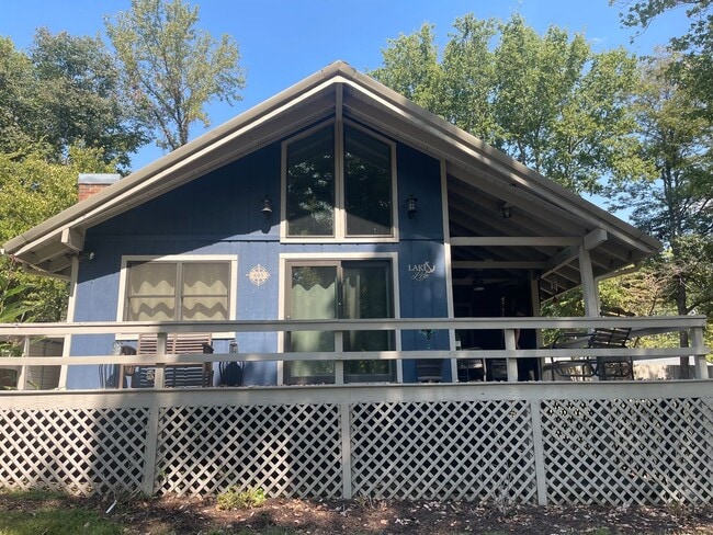 property at 601 Cumberland Dr