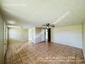 2540 Society Dr in Holiday, FL - Building Photo - Building Photo